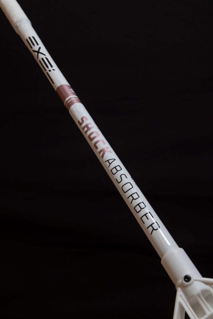 STICK SHOCK ABSORBER WHITE 2.9 ROUND Detail 01 scaled